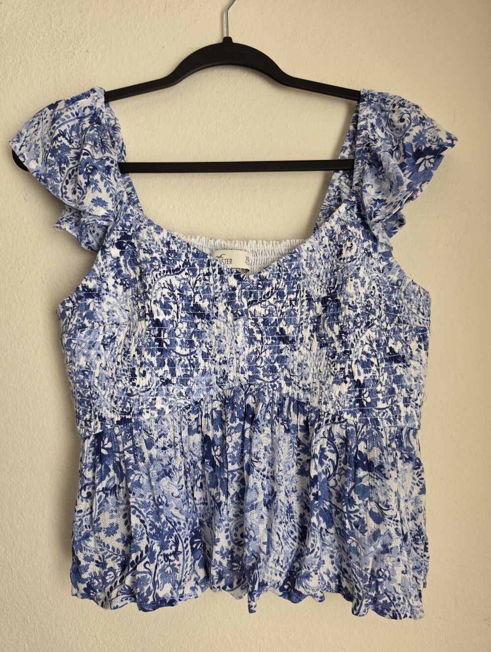 Hollister Blue And White Smocked Flutter Cap Sleeve Crop Top Size XL